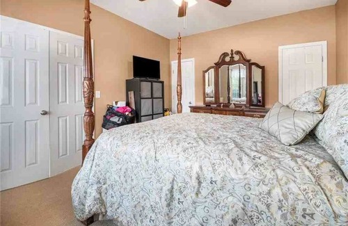 Dallas Casa | Cozy 1-bedroom house with WiFi, AC in marvelous Dallas