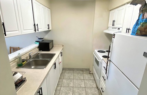 Waterloo Apartamento | Cozy 1-bedroom in 3-bed, 1-bath apartment in Waterloo with fitness room, WiFi