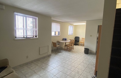 Waterloo Apartamento | Cozy 1-bedroom in 3-bed, 1-bath apartment in Waterloo with fitness room, WiFi