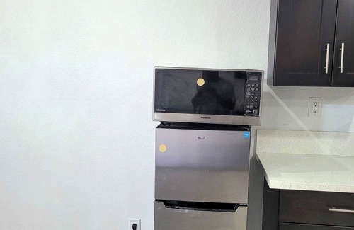 Palmdale Casa | Cozy 1-bedroom in a family home. Quiet neighborhood!