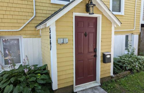 North End Apartamento | Cozy 1-bedroom in Bauer Terrace next to Citadel