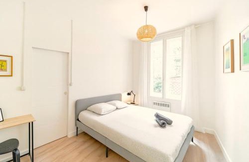 Oullins Apartamento | Cozy 1-Bedroom in Central Oullins Steps from the Metro