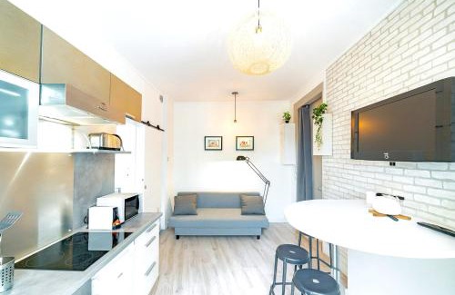 Oullins Apartamento | Cozy 1-Bedroom in Central Oullins Steps from the Metro