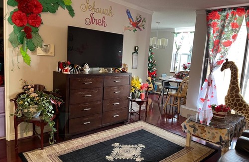 West Hill Condominio | Cozy 1-bedroom in SHARED condo