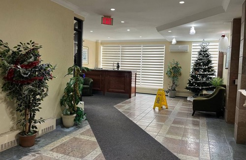 West Hill Condominio | Cozy 1-bedroom in SHARED condo
