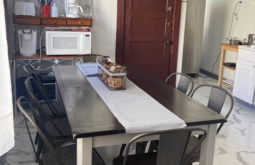 New Haven Apartamento | Cozy 1 Bedroom, minutes from YALE & QUINNIPIAC