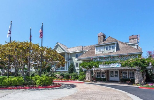 Carlsbad Village Complejo | Cozy 1-bedroom resort with WiFi, AC in superb Carlsbad. Walk to clean beach.