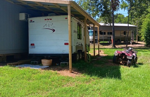 Negreet Casa | Cozy 1-bedroom RV near Toledo Bend, LA.