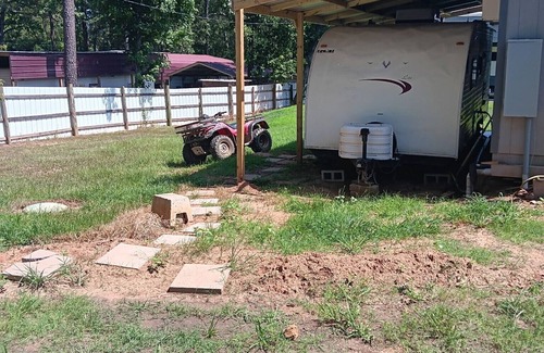 Negreet Casa | Cozy 1-bedroom RV near Toledo Bend, LA.