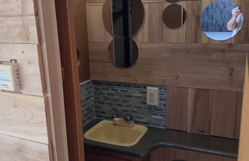 Negreet Casa | Cozy 1-bedroom RV near Toledo Bend, LA.