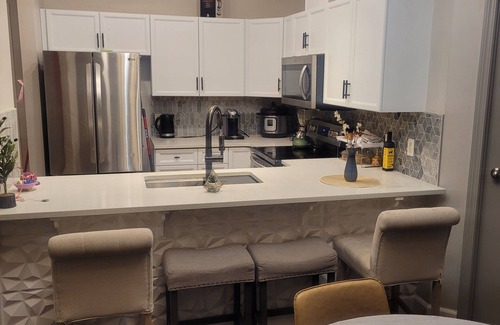 Northeast Edmonton Apartamento | Cozy 1-bedroom shared in one apartment with WiFi in lovely Edmonton