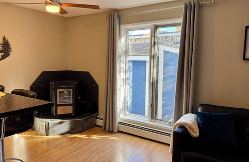 Yellowknife Casa | Cozy 1-bedroom suite close to downtown