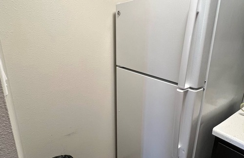 East Colorado Springs Apartamento | Cozy 1 Bedroom in Pikes Peaks neighborhood. Close by from Garden of The Gods.