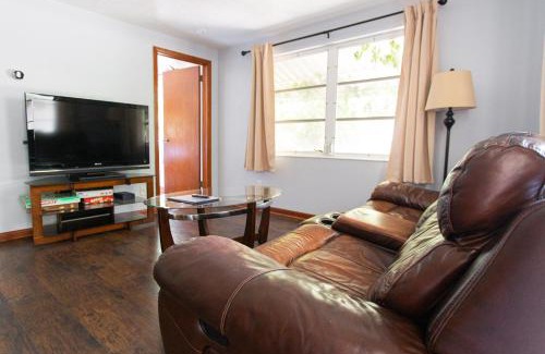 Jacksonville Beach Casa | Cozy 1 Bedroom Unit - 4 Blocks from Jax Beach Pier!