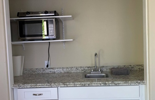 Lancaster Apartamento | Cozy 1-bedroom with AC and WiFi in charming Lancaster.
