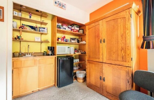 Ponderosa Palisades Casa | Cozy 1-bedroom with loft in charming Truckee with WiFi