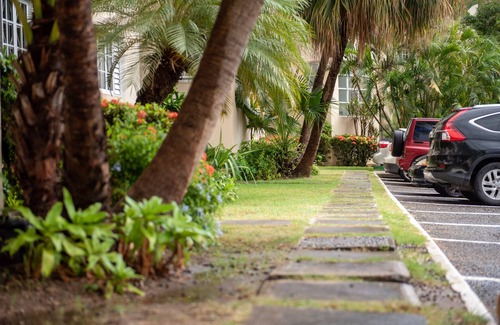 Molynes Gardens Apartamento | Cozy 1-bedroom with WiFi and AC in lovely Kingston