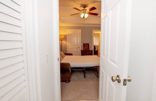 Winter Haven Apartamento | Cozy 1 BR Apt on Lake Howard with Lanai Patio, Dock & Kayaks