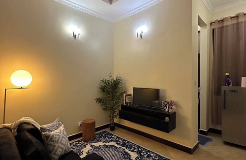 Dar es Salaam Apartamento | Cozy 1 BR, prime city center.
