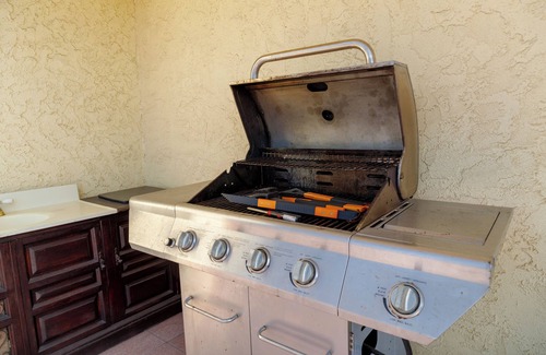 Ensenada Condominio | Cozy 1 king bed apartment in enjoyable Ensenada with pool, fitness room.