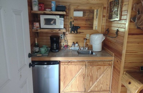 Mountain View Cabina | Cozy 1 Room Cabin
