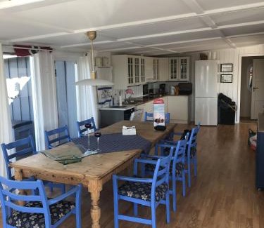 Hvaler Casa | Cozy 11 beds Cabin Retreat in Hvaler, Norway