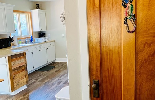 Three Lakes Casa | Cozy 1940s Cabin on Range Line Lake – Private Waterfront on Three Lakes Chain