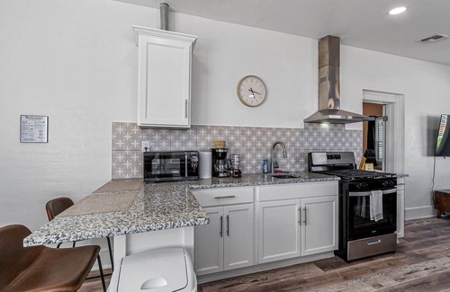 El Paso Apartamento | Cozy 1B Private Terrace View