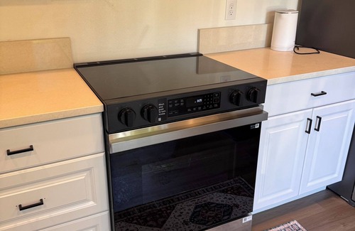Hough Apartamento | Cozy 1bd/1bath Apartment Unit in Downtown Vancouver