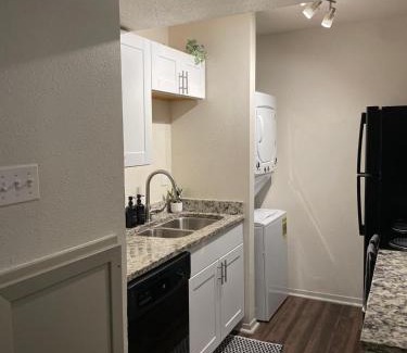 Medical Center District Apartamento | Cozy 1Bd Condo in Medical Center w WiFi