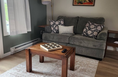 La Crosse Casa | Cozy 1bd upper unit w/ Beautiful Kitchen, Laundry, & WiFi in marvelous LaCrosse