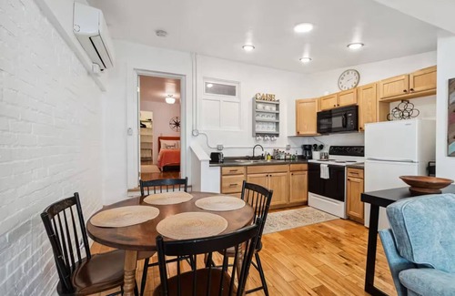 Geneva Apartamento | Cozy 1BDR APT in Vibrant Downtown Geneva