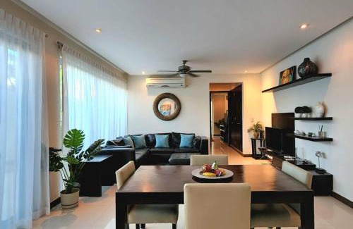 Área de la calle 12 Apartamento | Cozy 1be/1ba on 12 street gym+pool+100mbps internet