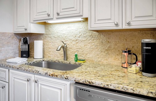 South Baton Rouge Casa | Cozy 1Bed Retreat! Fenced in Patio! Pool!