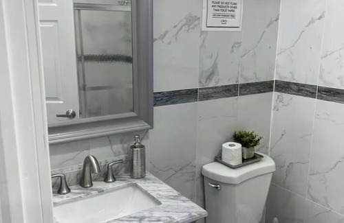 Queens Apartamento | Cozy 1Bedroom Lower Level Apt