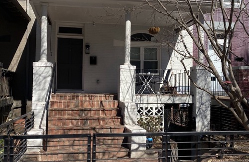 Columbia Heights Apartamento | Cozy 1BR/1BA in the heart of vibrant DC