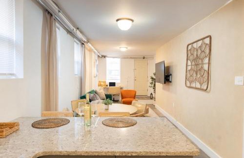 The Heights Apartamento | Cozy 1BR Apt Free Garage Parking Near NYC