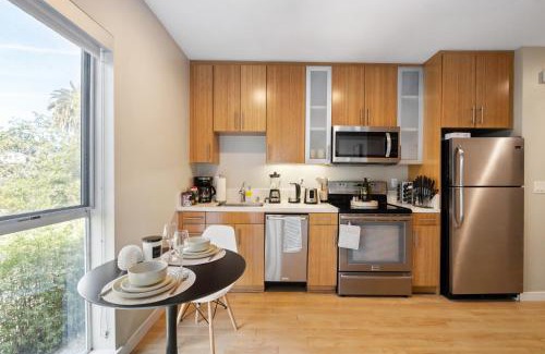 Pico Apartamento | Cozy 1BR apt in Santa Monica with FREE Parking