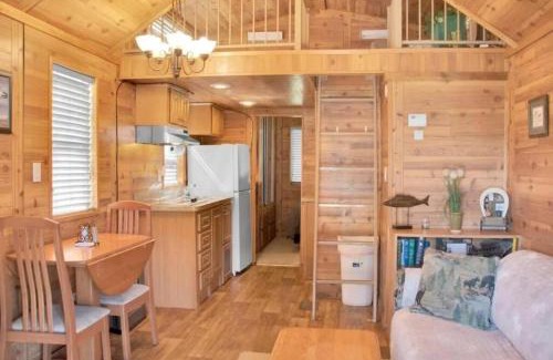 McCutcheon Field Casa | Cozy 1BR Cabin in Jacksonville