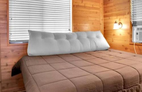 McCutcheon Field Casa | Cozy 1BR Cabin in Jacksonville