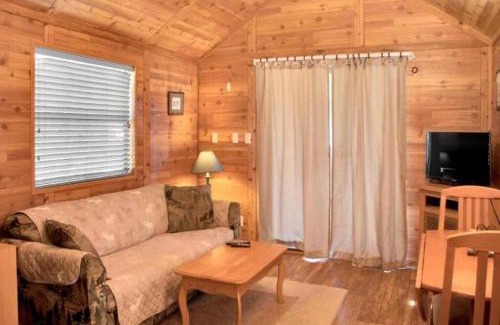 McCutcheon Field Casa | Cozy 1BR Cabin in Jacksonville