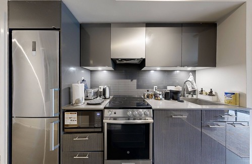 Garden District Apartamento | Cozy 1BR downtown Toronto apartment with 1 bath, steps from major spots