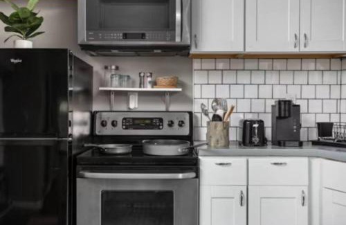 Near Northside Casa | Cozy 1BR Getaway - BBQ - Backyard - Pet - Friendly