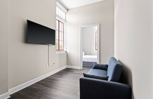 Saint Claude Hotel | Cozy 1BR Getaway Steps from the French Quarter