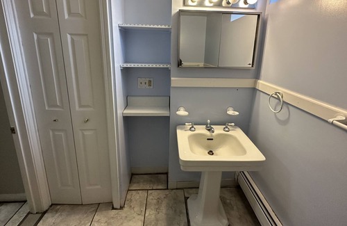 Altoona Apartamento | Cozy 1BR, Great Location, Beautiful Neighborhood
