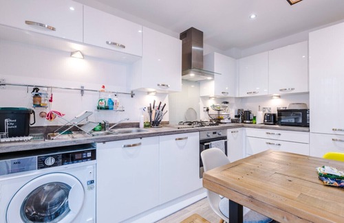 Eccles Casa | Cozy 1BR Home in Vibrant Manchester – Free Parking