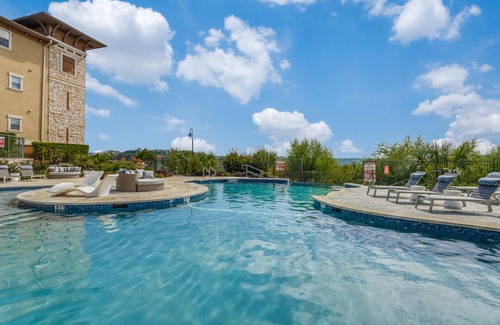 McNeil Apartamento | Cozy 1BR in Champion City Park 3552