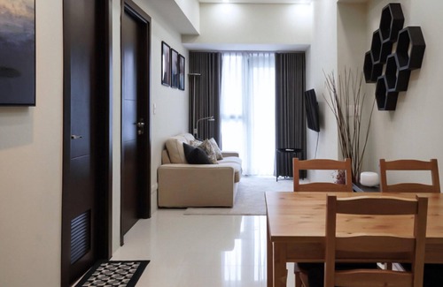 Bonifacio Global City Apartamento | Cozy 1BR in Uptown Parksuites T2 bgc Tag