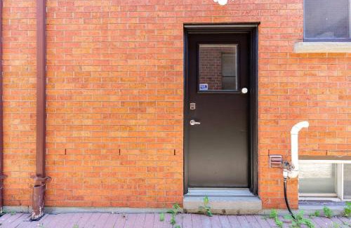 Richmond Hill Casa | Cozy 1BR Lower Level Walking distance to shops