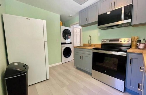Bothell Casa | Cozy 1BR w/ Garden Oasis and Free Parking
